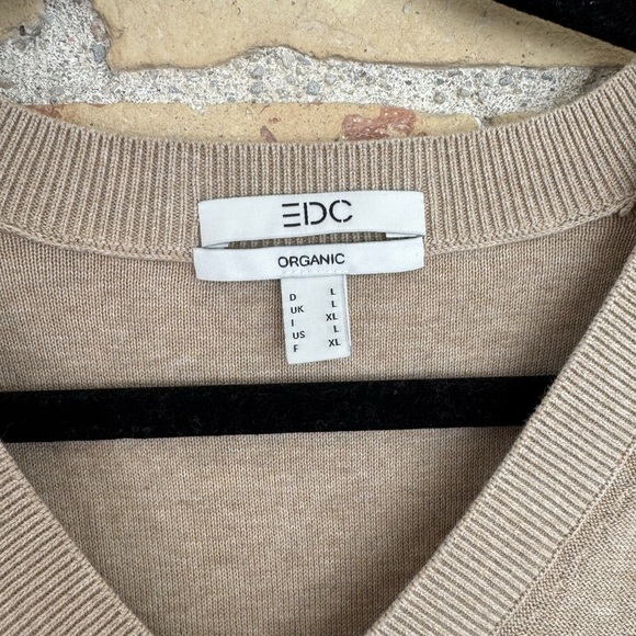 Esprit EDC organic Cotton V-neck Sweater - Picture 2 of 3